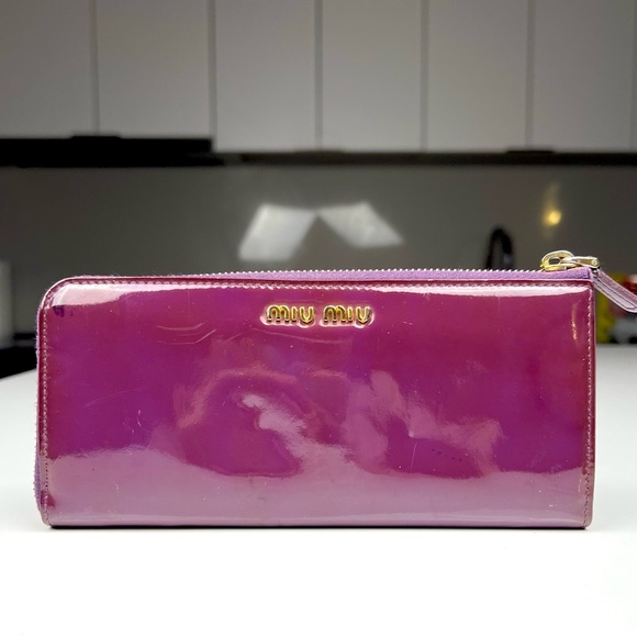 Miu Miu Pattent Leather Bow Wallet Purple - Picture 1 of 8